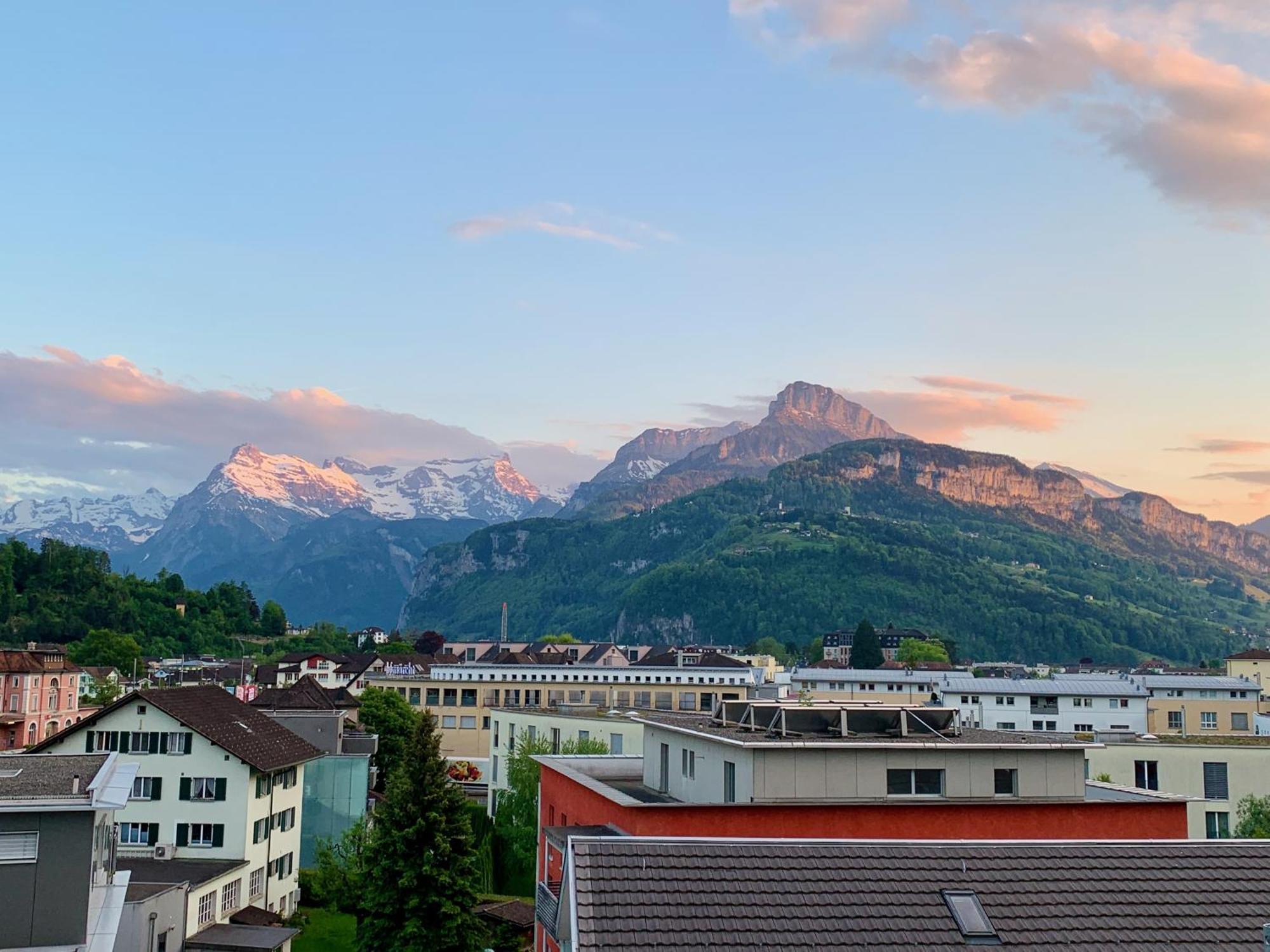 Luna O Mountainview O Pizzaoven Brunnen Esterno foto